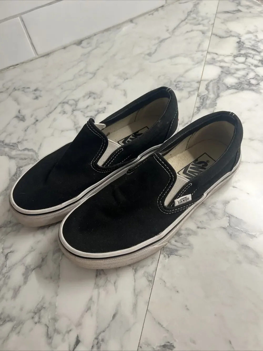 VANS Off the Wall Black Canvas Sneakers Mens 4.5 Women’s 6 Slip On